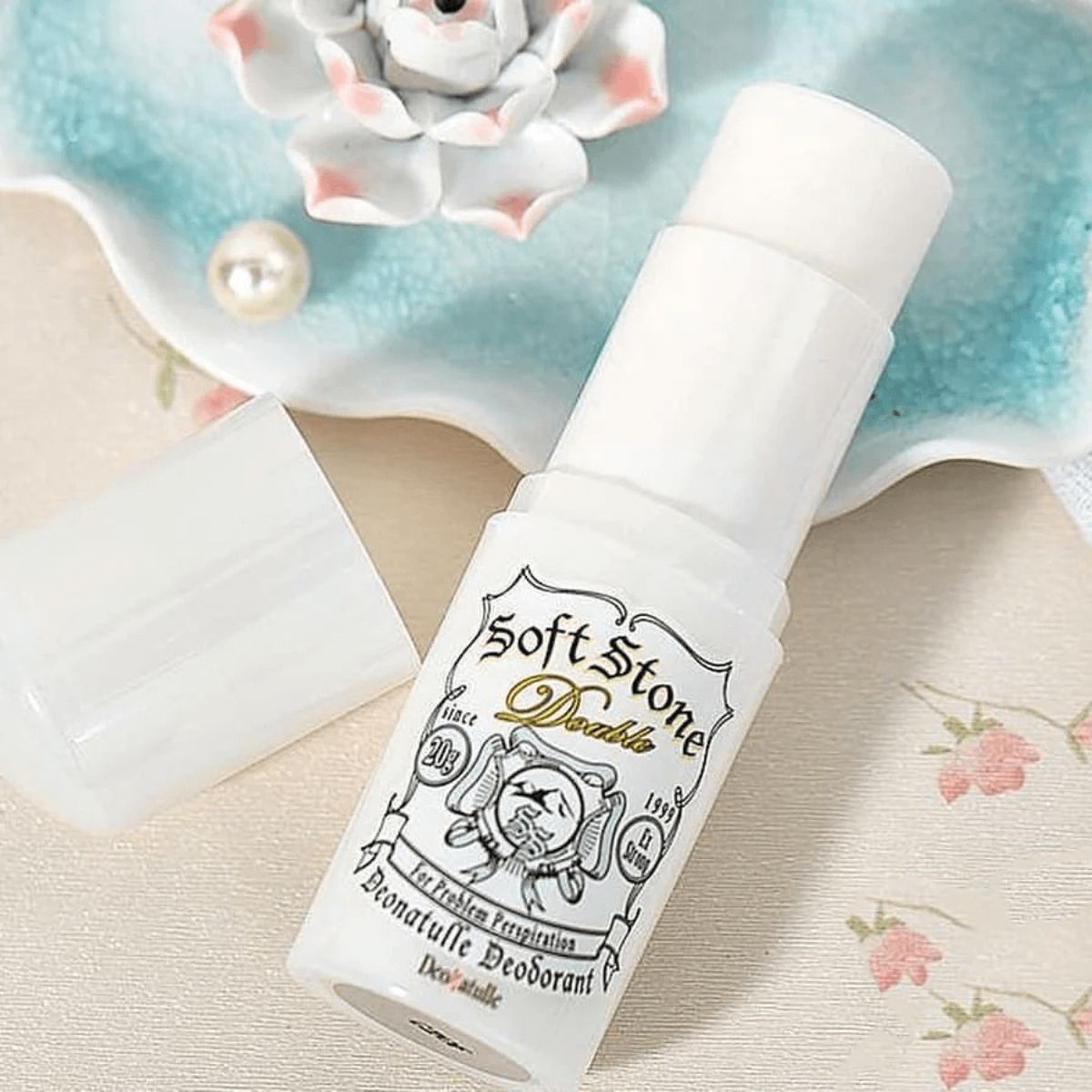 Lăn Khử Mùi Đá Khoáng Soft Stone Deonatulle 20g