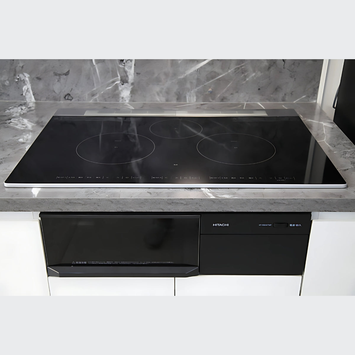 Bếp từ Nhật HT-M8AKTWF tự động kết nối hút mùi qua cổng hồng ngoại