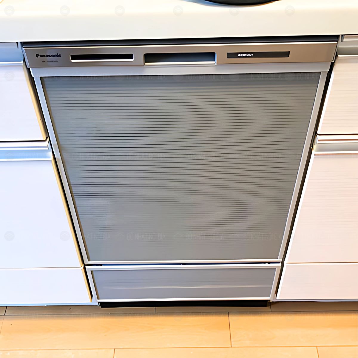 Máy rửa bát âm tủ Panasonic NP-45MD9S nhỏ gọn, thiết kế hiện đại, phù hợp tủ bếp Việt