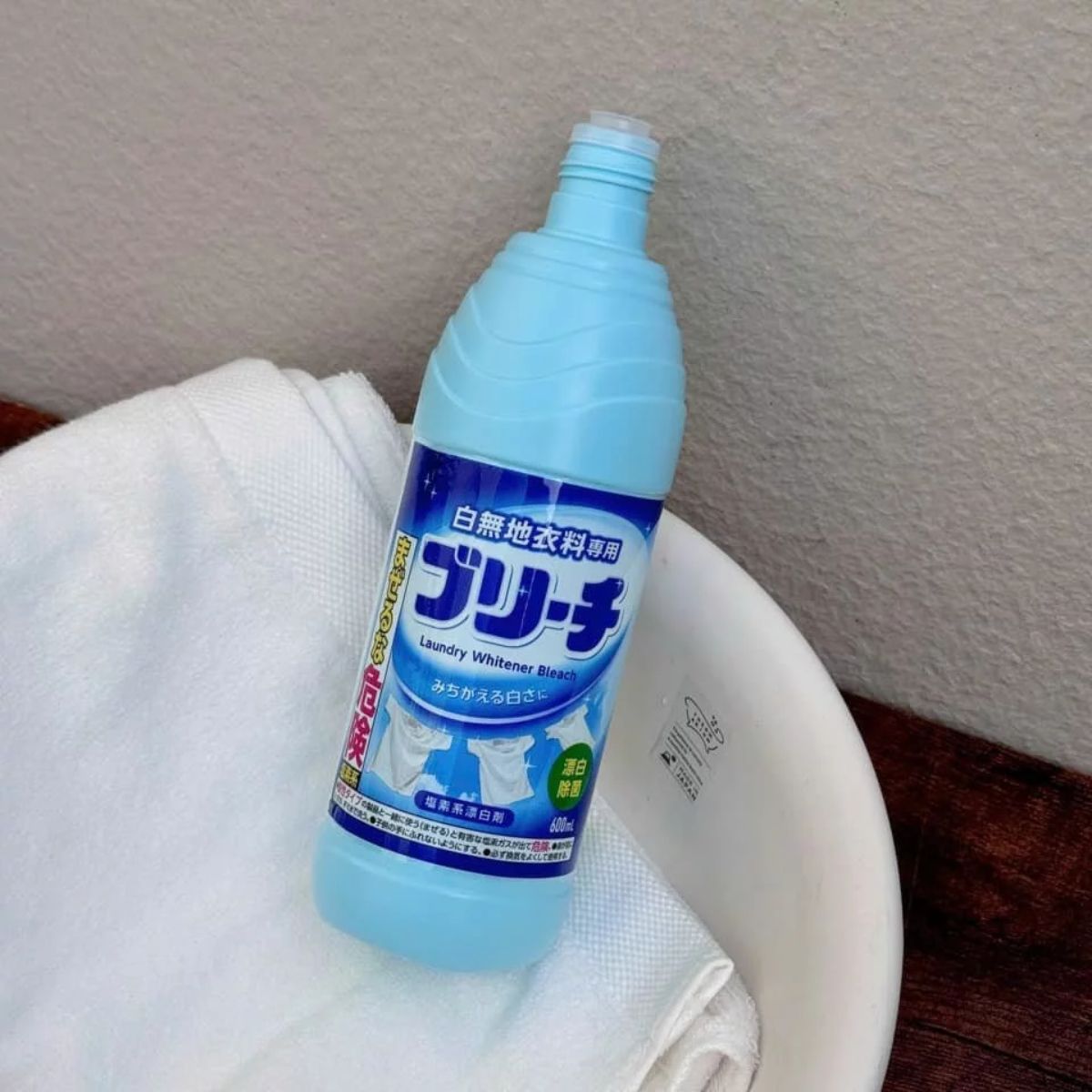 Nước Tẩy Trắng Quần Áo Mitsuei 600ml Nhật Bản – Tẩy Ố Vàng Quần Áo