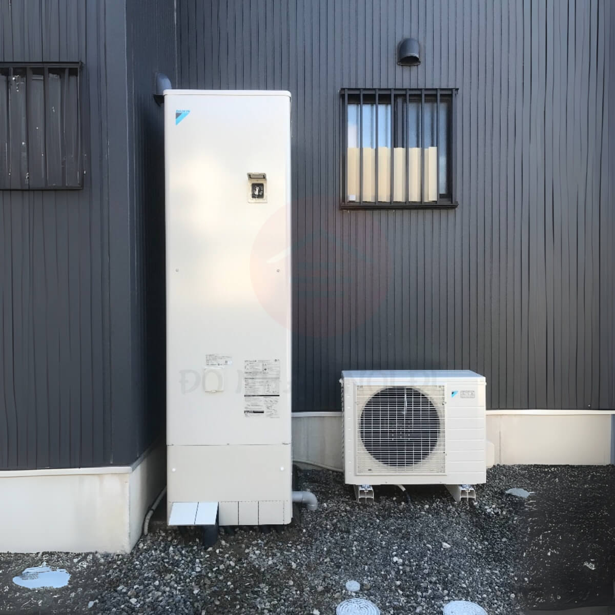 Máy Nước Nóng Trung Tâm Daikin EQN37YV – 370L, tiết kiệm điện
