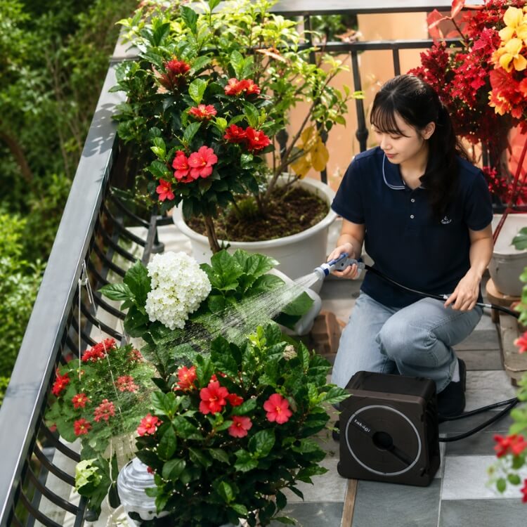 Vòi tưới cây Takagi Nano next Phù hợp với không gian ban công