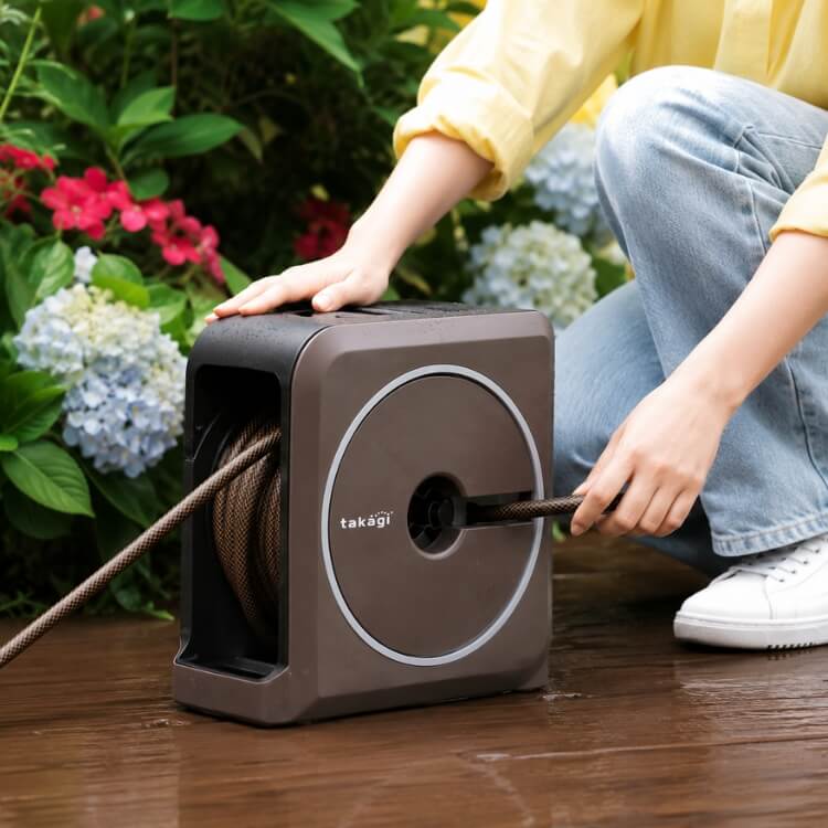 Bộ vòi tưới cây Takagi Nano next cuộn dây