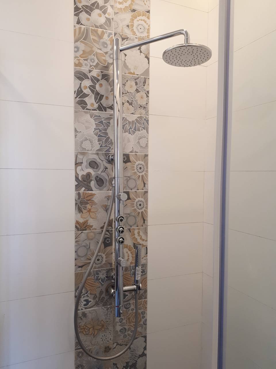 Vòi sen cây Toto TMC95ECR - DONHATNOIDIA