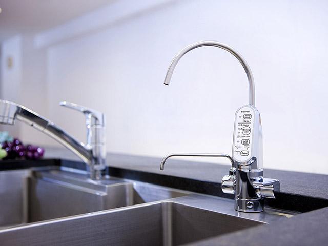 Máy lọc nước điện giải ion kiềm Cleansui EU301